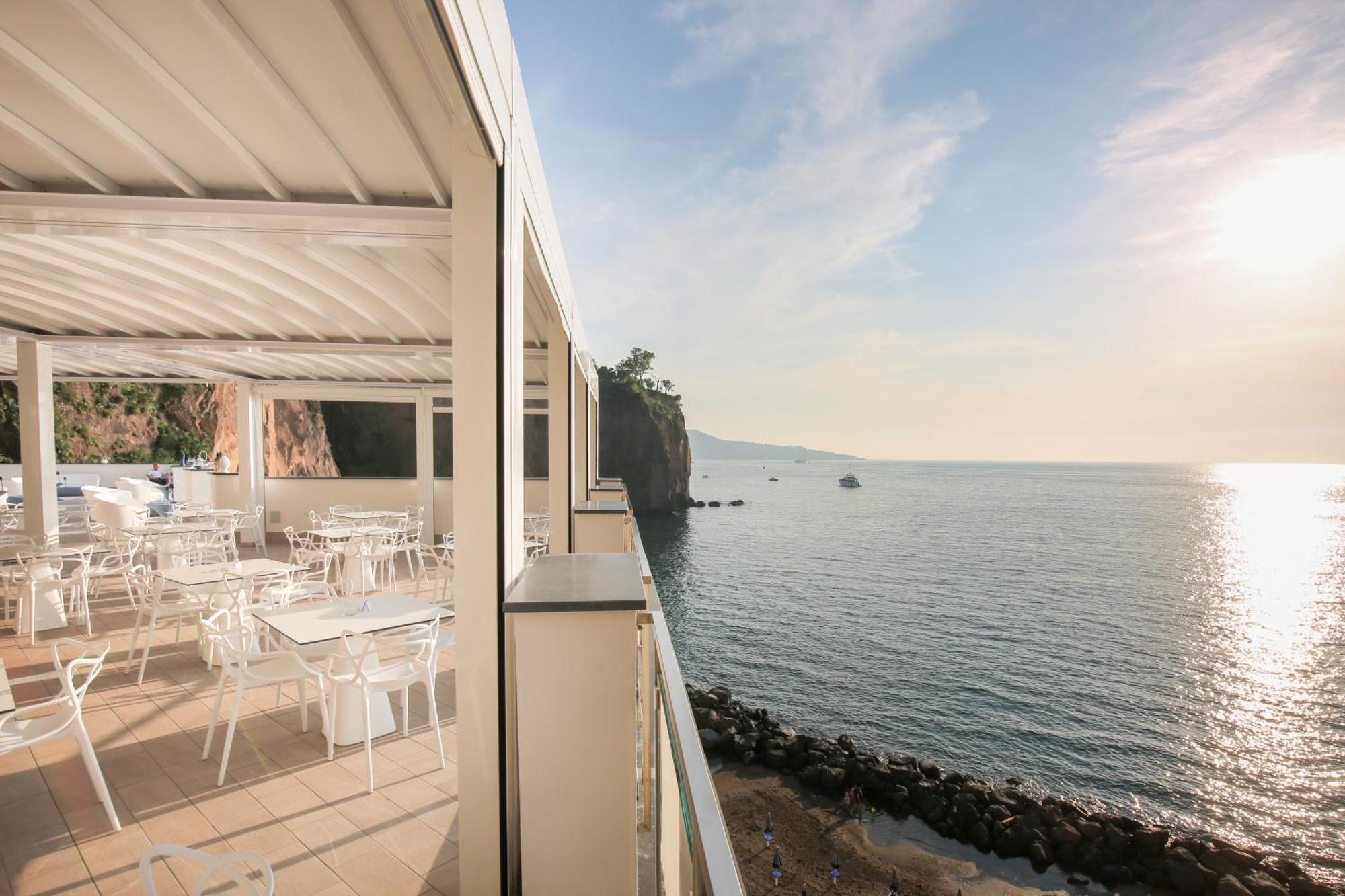 Hotel Giosue' A Mare Sorrento 4*